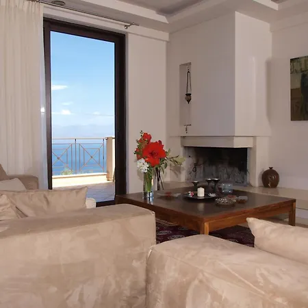 Hotel Theasi 3*