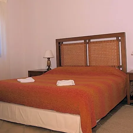 Theasi Hotel 3*