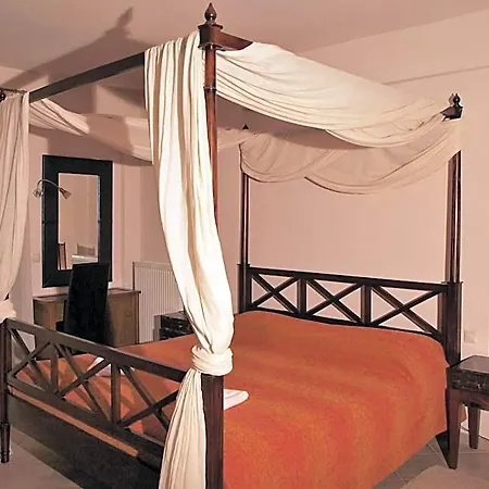 Theasi Hotel