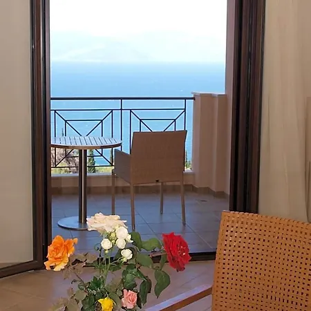 Theasi Hotel Diakopto