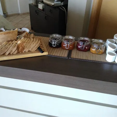 Отель Theasi