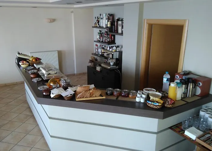 Theasi Hotell 3*